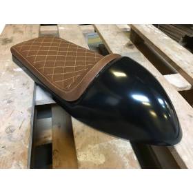 SELLE CAFE RACER  BROWN / YELLOW TYPE 26 L : 60cms