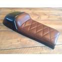 SELLE CAFE RACER CHOCOLAT BROWN TYPE 39 L : 60cms