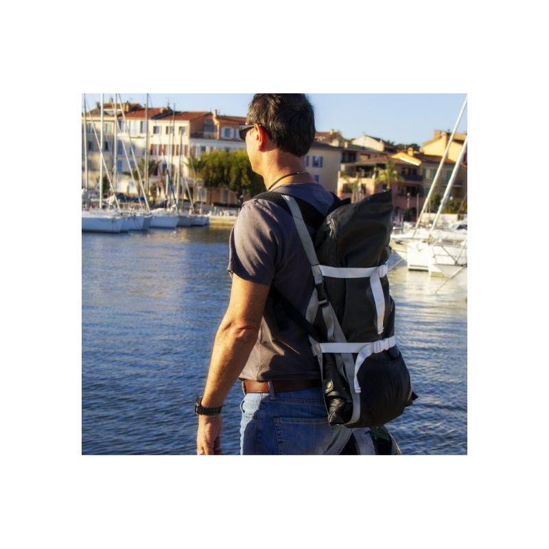 Porte Blouson Moto et 2 Roues dans une Pochette – LMD Porte Blouson Moto et 2 Roues dans une Pochette – LMD