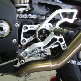 Commandes reculées Suzuki GSXR1000 07-08 / Robby RACE